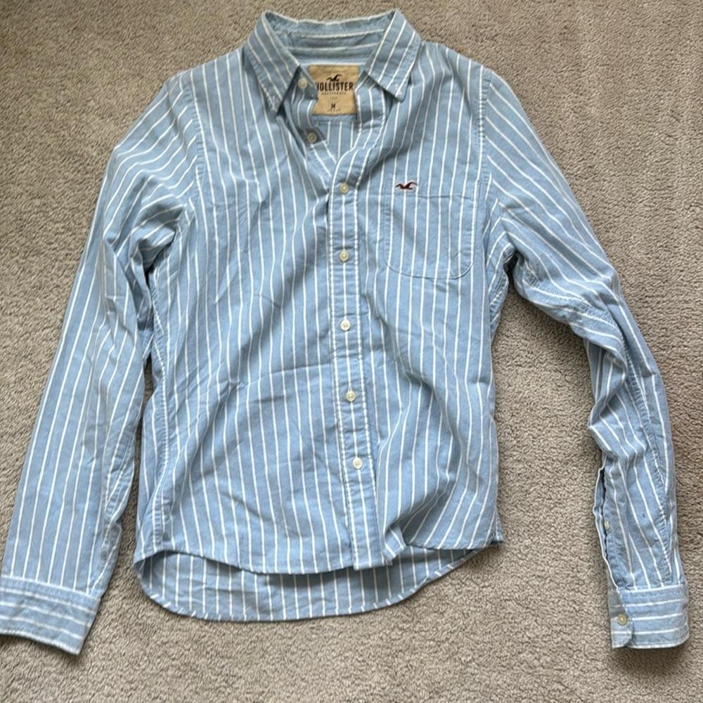 Men’s Hollister shirt size medium